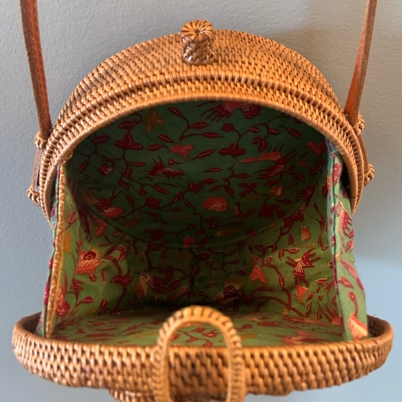 Handmade Round Rattan Bag - Picture 3 of 5